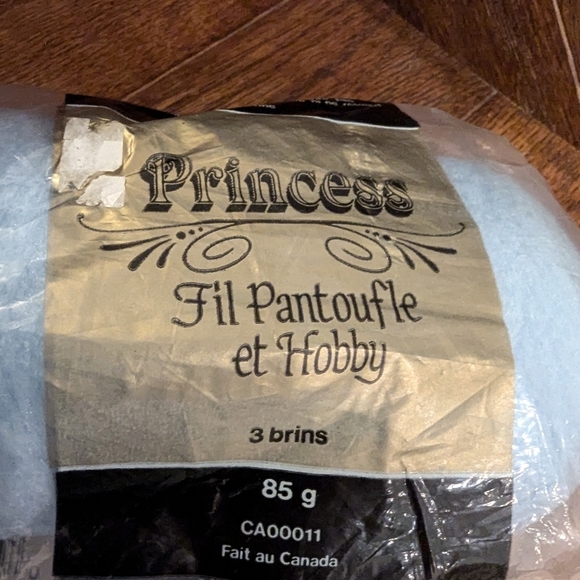 PHENTEX Slipper & Craft yarn Lot  pink, blue & 2 white, Cream, Brown & Coral 640 - Picture 6 of 15